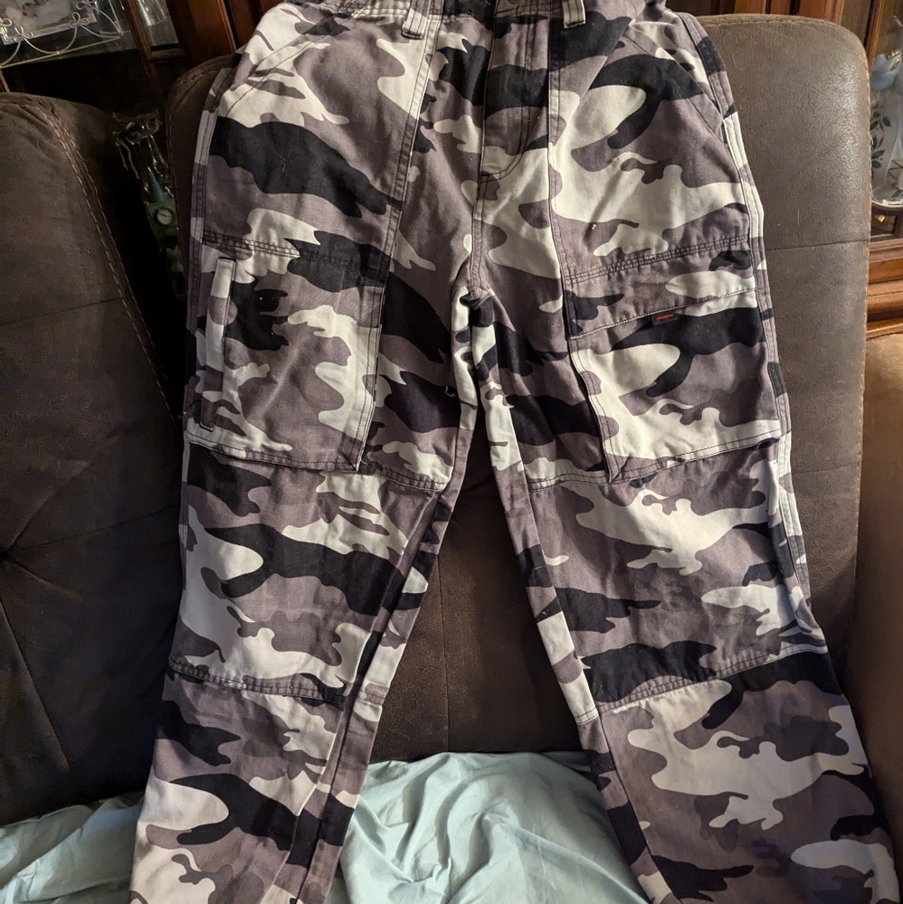 Camo pants sz 14 children's place New